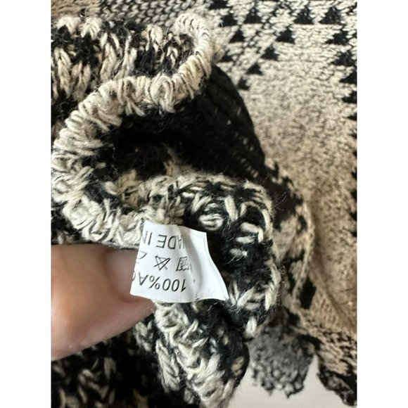 AZ Cape Poncho With Sleeves Grey With Boho Aztec Design - Picture 7 of 11